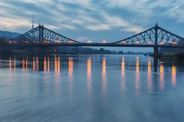 Elbe Bridge "Blue Wonder", Dresden van Gunter Kirsch