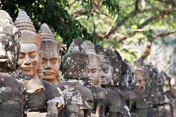 Figuren in Angkor van Levent Weber