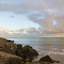 Rainbow during sunrise by Leo Kramp Fotografie