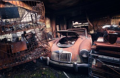 Voiture abandonnée.