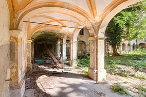 Verlassener Hof. von Roman Robroek – Fotos verlassener Gebäude