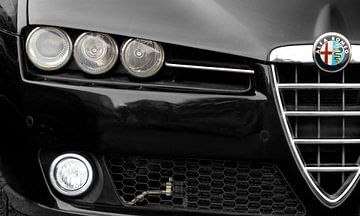 Alfa Romeo 159 in donker zwart