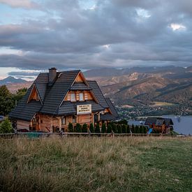 Cottage in the mountains. by Jesper Drenth Fotografie