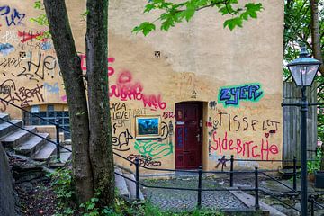 Muur met graffiti in Stavanger van Hanneke Luit