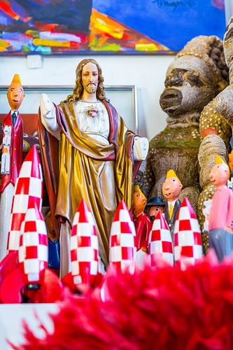 Broken Christ in a Colorfull Chaos