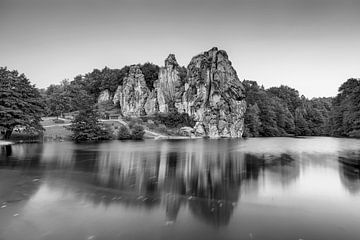 Externsteine zwart-wit van Manfred Voss, Zwart-Wit Fotografie