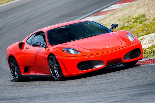 Ferrari F430 sportwagen op het circuit