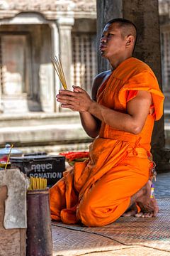 Meditating monk in Angkor Wat