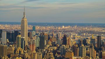 Luchtfoto van new york city in warm licht met wolkenkrabber van adventure-photos