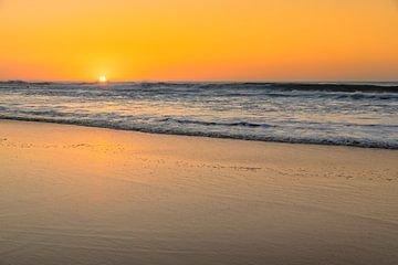 Sunset by the sea by Markus Lange