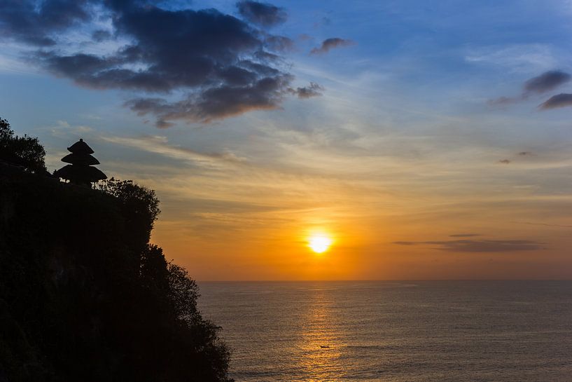 Sunset at the Ulu Watu temple on Bali by Marc Venema