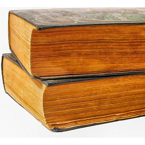 Twee oude, antieke boeken