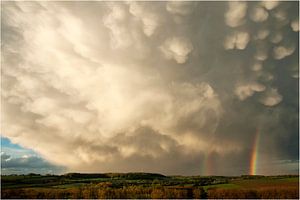 Regenbogen-Wolken