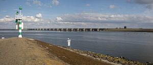 Panorama des Haringvliet-Damms, auch bekannt als die Haringvliet-Schleusen in der niederländischen Provinz Südholland, ist das sechste Bauwerk der Deltawerke.