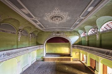 ancienne salle de bal abandonnée en Europe sur Gentleman of Decay