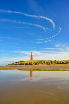 Texeler Leuchtturm in den Dünen an einem ruhigen Herbstnachmittag von Sjoerd van der Wal Fotografie