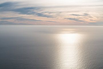 Quiet Atlantic Ocean from Table Mountain Africa sur Annemiek van Eeden