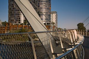 Ein Blick auf die Brücke bei Sonnenuntergang