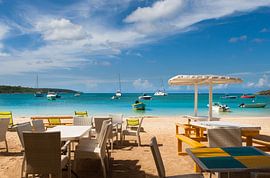 Caribbean beach at the bay by Yannick uit den Boogaard