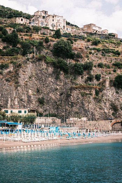 Strand von Minori, Amalfi Italien von Claire Bateman