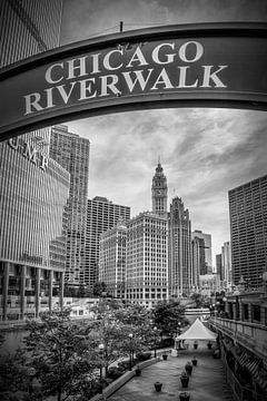CHICAGO Riverwalk black and white by Melanie Viola
