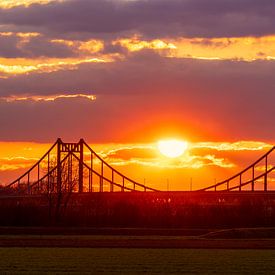 Krefeld Uerdinger Brücke von LICHTERKISTE