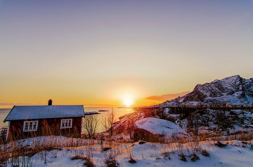 De eerste zonsopkomst na een lange poolwinter van Mitchell Routs