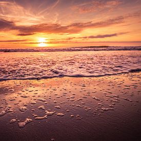 Sunset at the beach von Rob Eijfferts