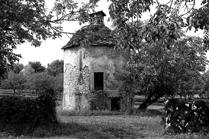 Le Pigeonnier by Wytze Plantenga