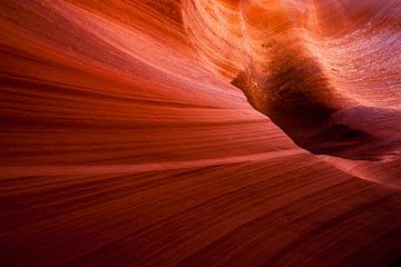 Intriguing play of colours and lines in Antelope Canyon, USA by Jan Bouma