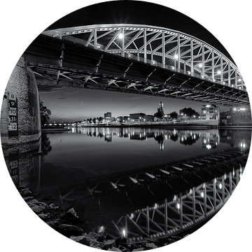 De Arnhemse John Frostbrug aan de Rijn in zwart en wit van Dave Zuuring