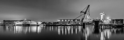 Heysehaven by Night in black and white