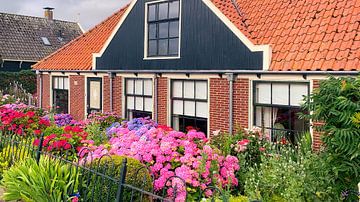 Bauernhof mit Blumen von Digital Art Nederland