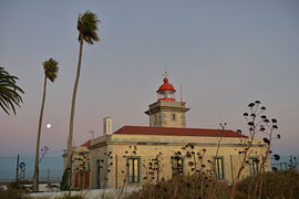 Der Leuchtturm (Farol) an der Ponta da Piedade an der Algarve von Silva Wischeropp