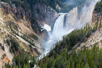 Waterval bij Yellowstone National Park in Amerika van Linda Schouw