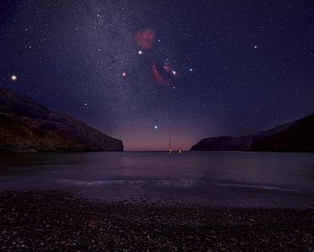 Orion und die Wintermilchstraße über der Bucht von Grace Joncols an der Costa Brava