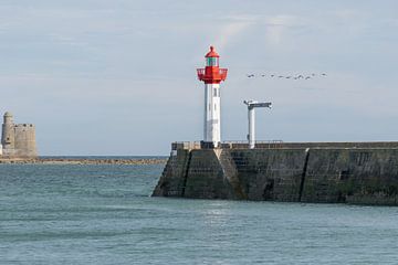 Vuurtoren in het Franse Saint Vaast La Hougue van Patrick Verhoef