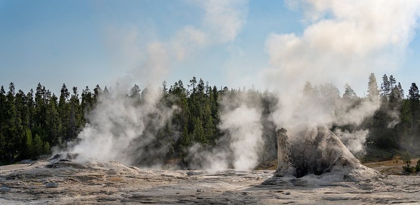 Geysers in Yellowstone National Park, USA by Jeroen van Deel