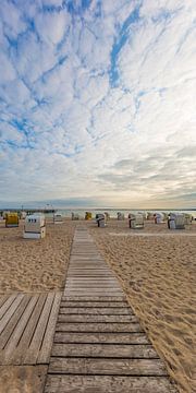 PELZERHAKEN ' s avonds sfeer op het strand