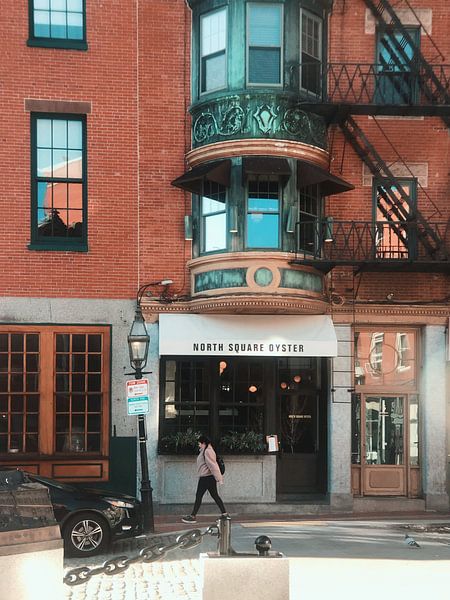 Boston by Hello Pompoyo