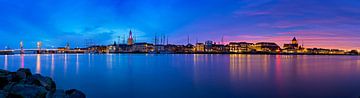 Panorama skyline Kampen at the river during a breathtaking sunset 2