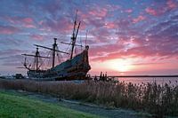 bataviaschip bij zonsondergang