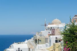 Skyline of Thira, Santorini by Xulé Bogers