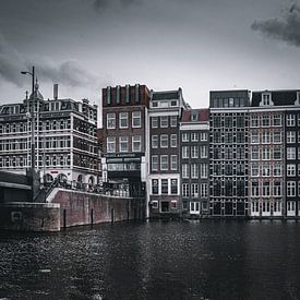 Traditionele huizen en bruggen in Amsterdam van Thilo Wagner