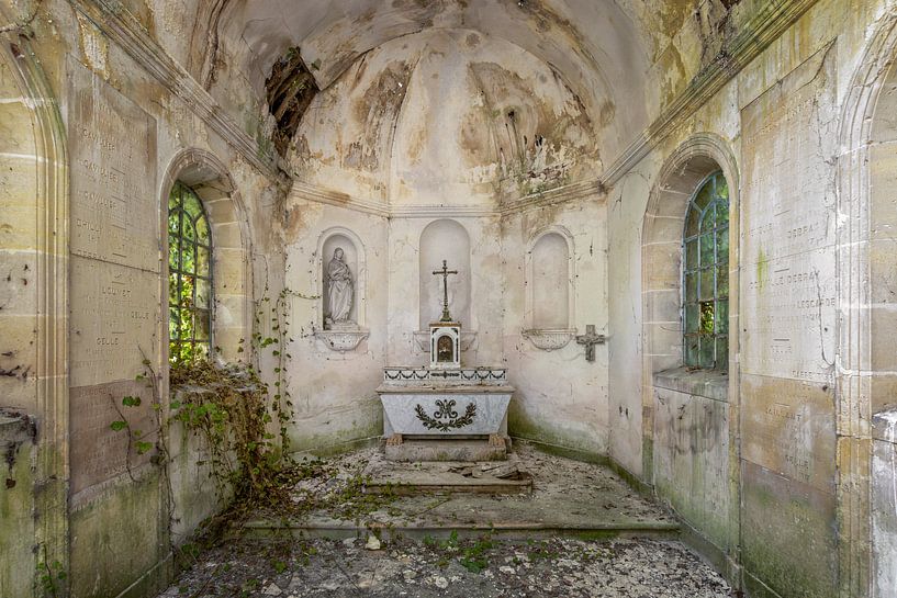 Abandoned church by Gentleman of Decay