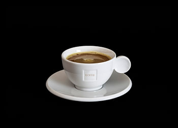 KOFFIE in een wit kopje