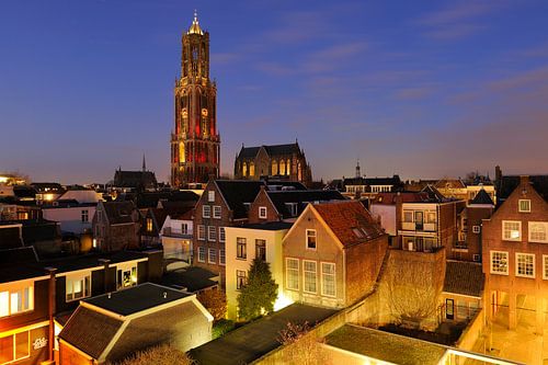 Stadtbild von Utrecht mit Domkirche und rot-weißem Domturm, Foto 3