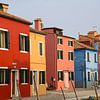 Kleurige huizen in Burano  van Barbara Brolsma