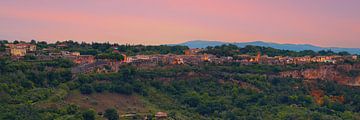 Panorama en zonsondergang in Lubriano