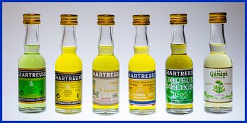 zes kleine flesjes Chartreuse
